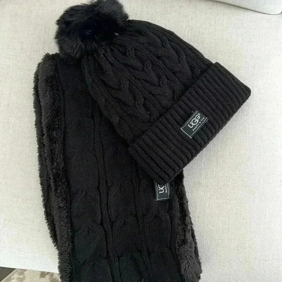 UGG black hat and scarf